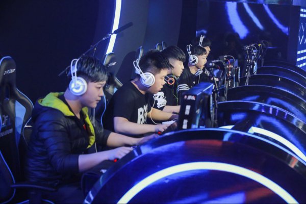 随其后的高 随其后的高