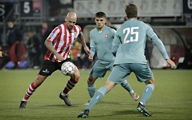 鹈鹕队紧抓 鹈鹕队紧抓